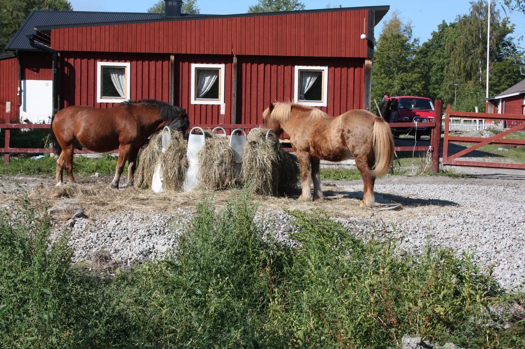 Haga Gard Och Stall Vila Herräng Exterior foto